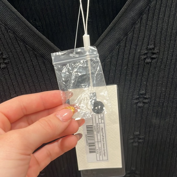 Black Cropped Cardigan with Puff short sleeves - Picture 4 of 5